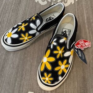 NWT Rare Vans Classic Slip-On Style 98 Flower Power Shoes Men 5.5 /Women’s 7.0.